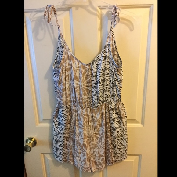 BCBGMaxAzria Other - ❤️ BCBGMaxAzria Romper ❤️️